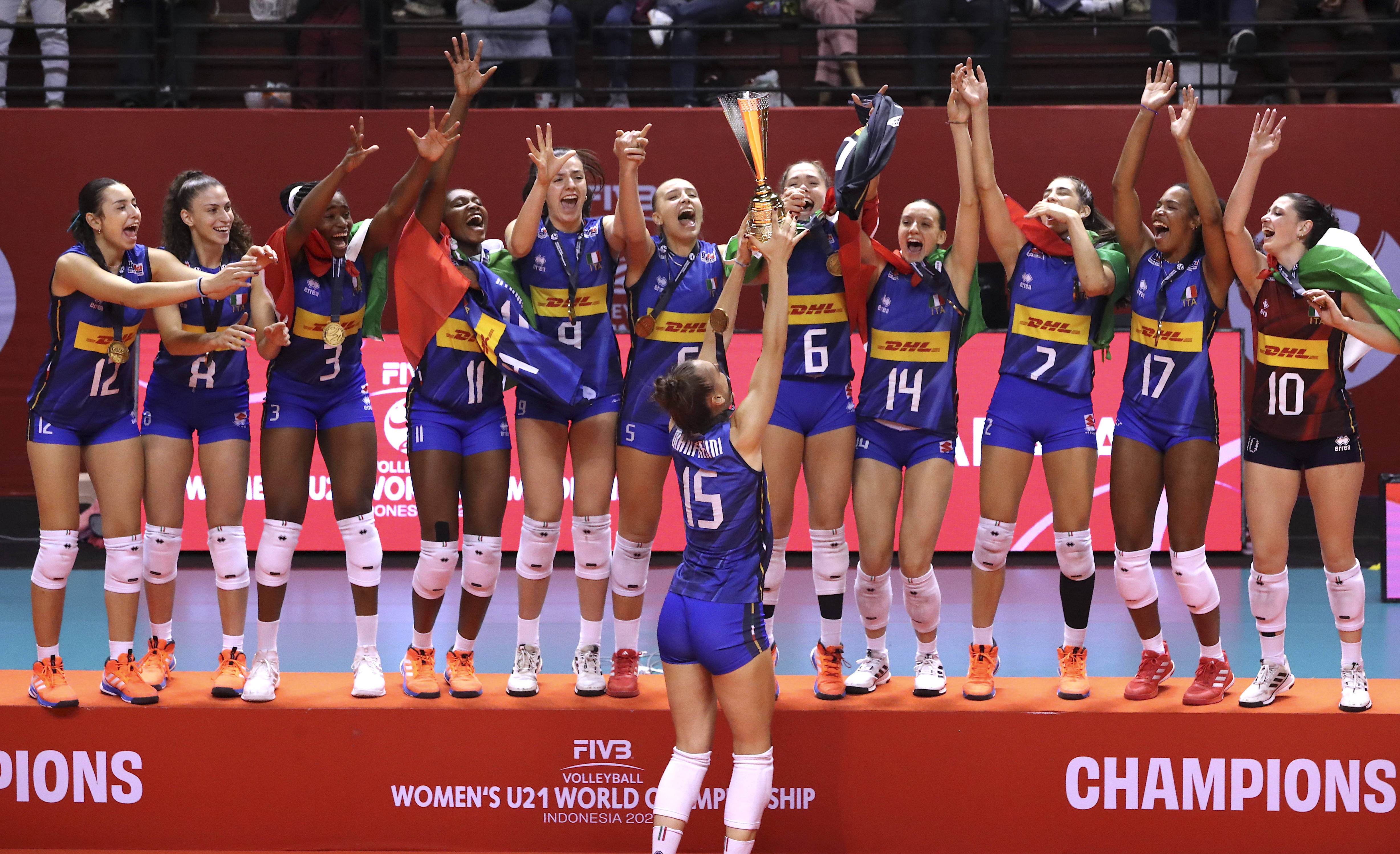 爱沙尼亚选手在排球比赛中夺冠 爱沙尼亚选手在排球比赛中夺冠