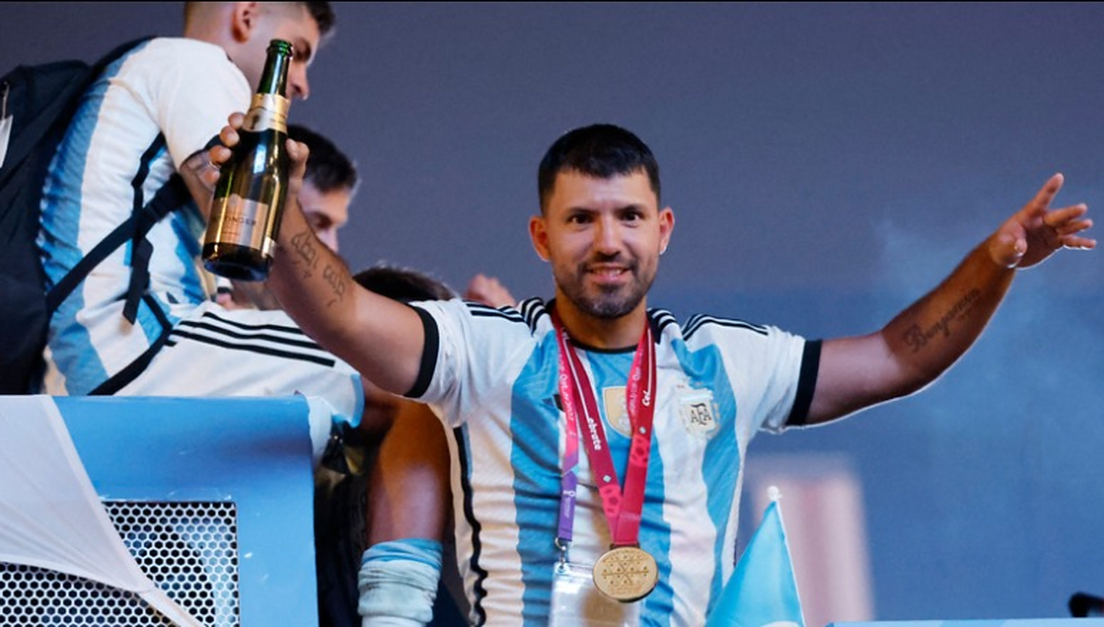 开云体育平台APP-里昂轻取马德里竞技，阿奎罗高光表现的简单介绍