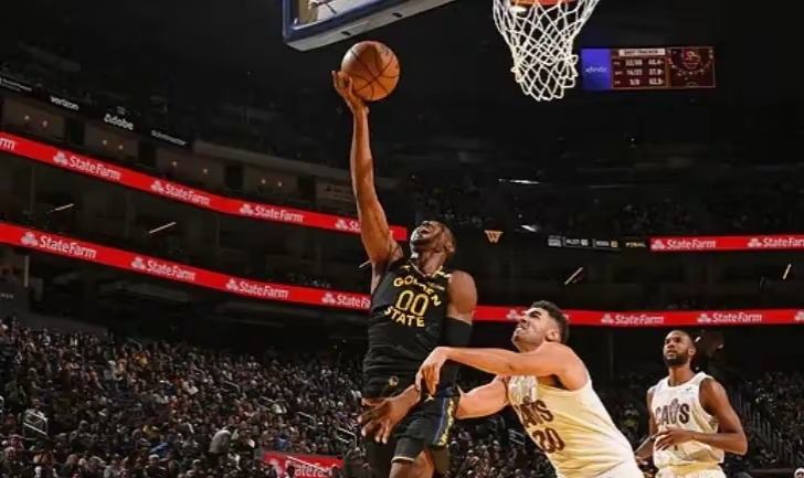 勇士罕见不敌骑士,大胜结束 勇士罕见不敌骑士,大胜结束