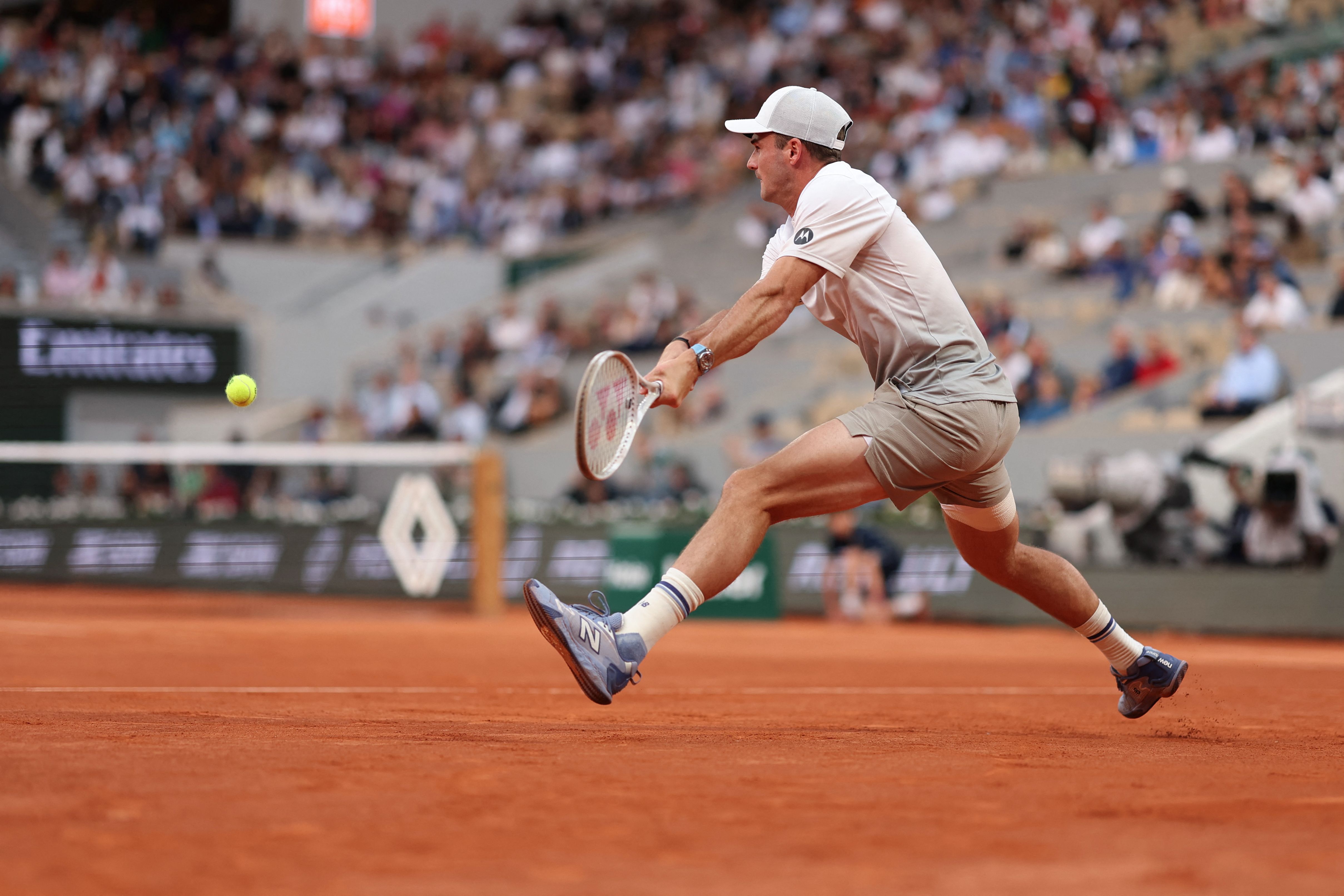 开云体育官网-意大利网球队轻取德国网球队，阿尔卡拉斯制霸全场