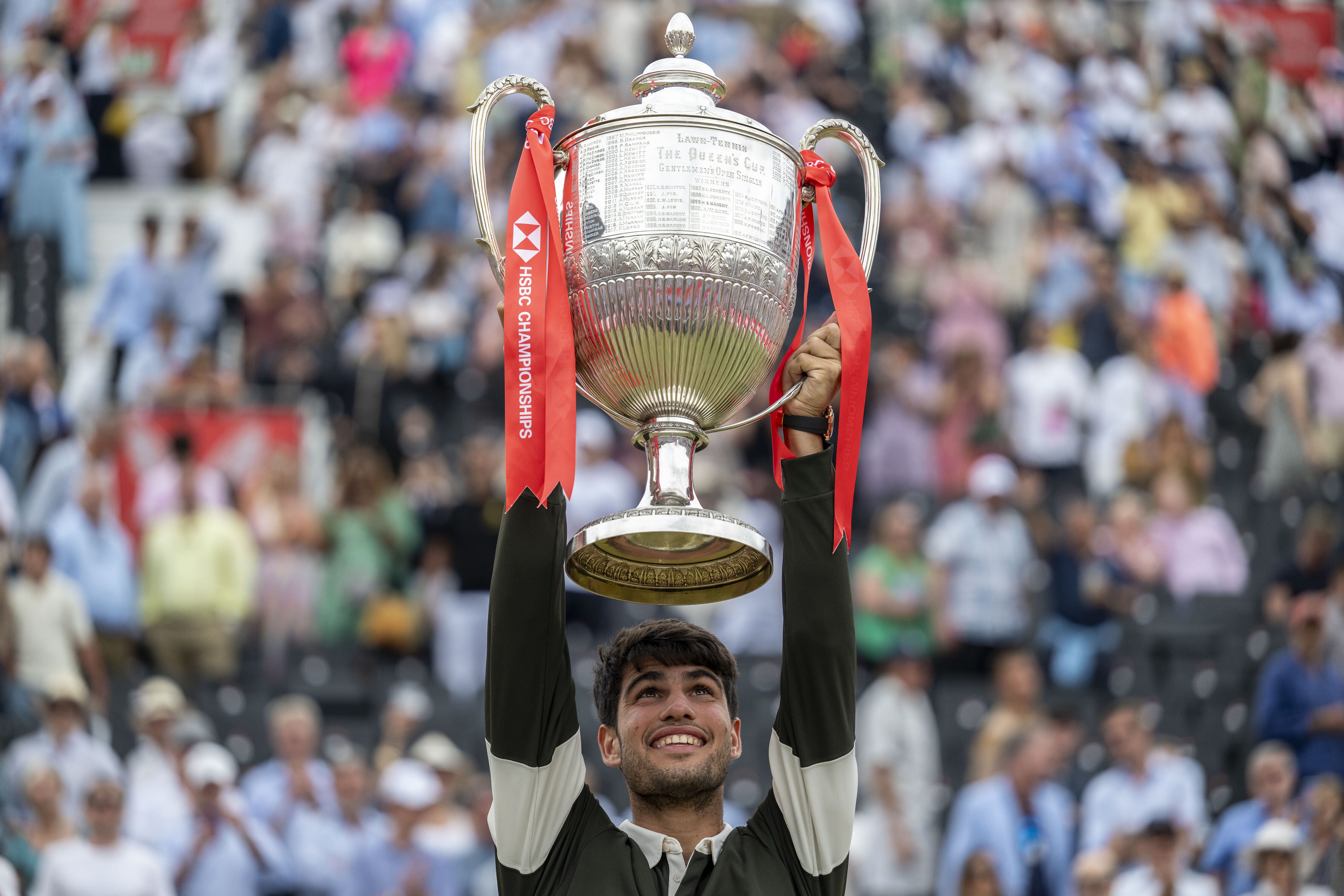 意大利网球队轻取德国网球队,阿尔卡拉斯制霸全场 意大利网球队轻取德国网球队,阿尔卡拉斯制霸全场