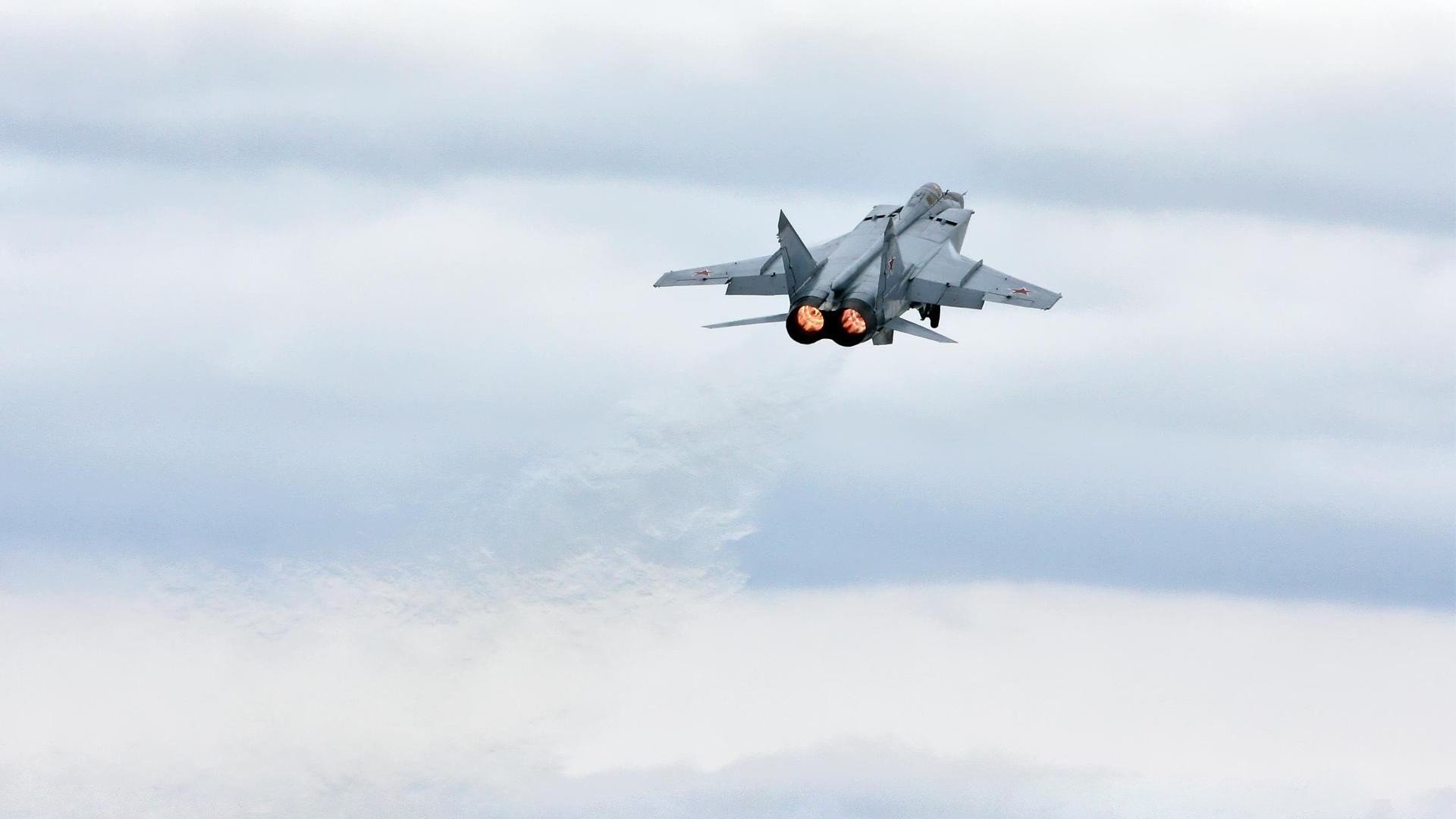 老鹰队冲垮山西队，保罗用实力证明自己