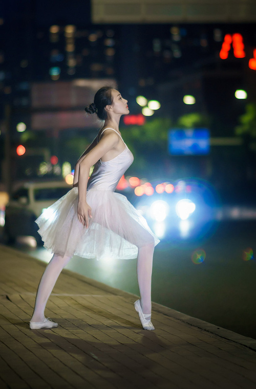 安哥拉男篮粉碎马里迎大捷，奥利维耶临危救主成关键先生