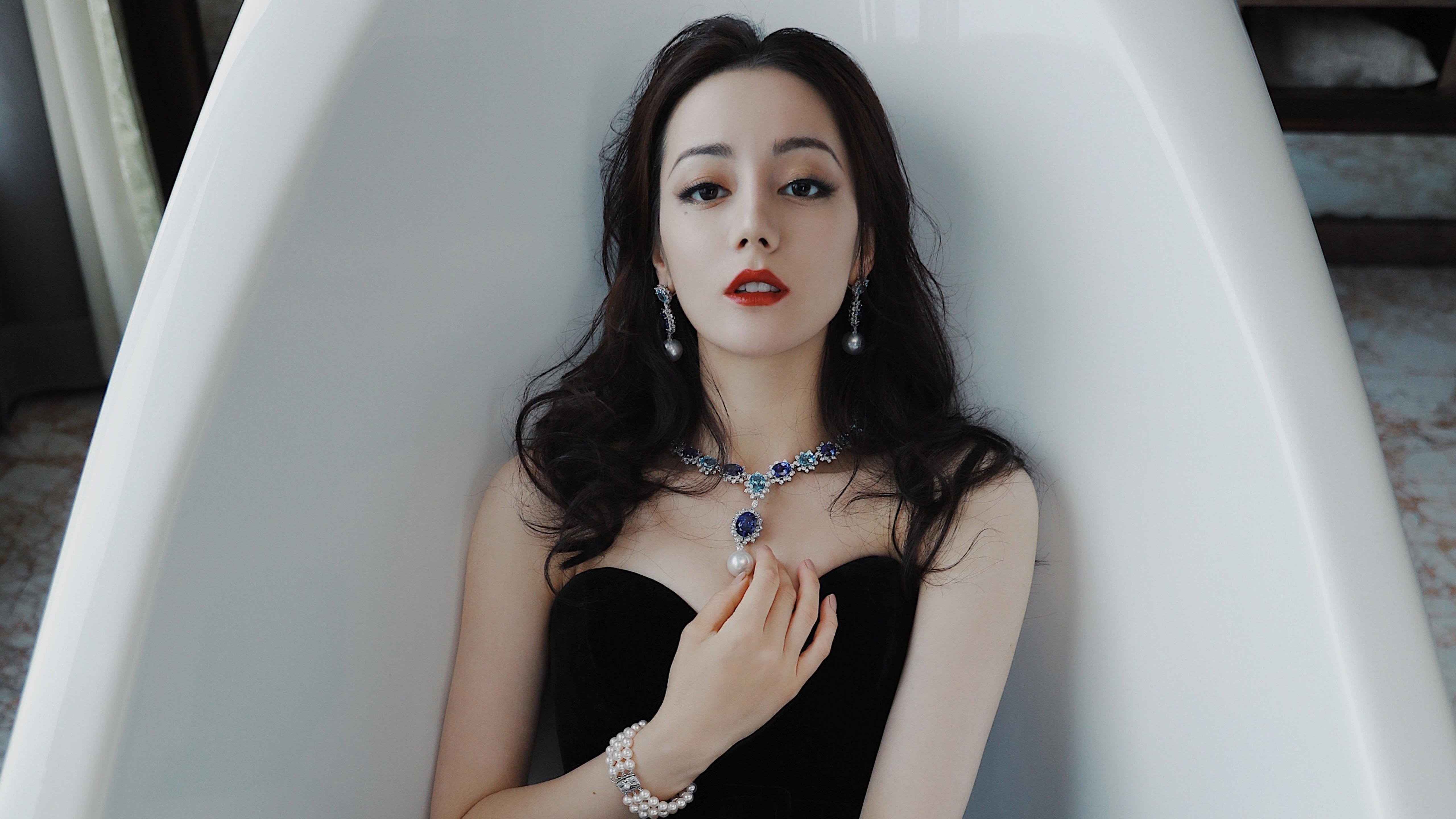 数据风暴与战术铁幕，利拉德爆发之夜与山西队的团队压制