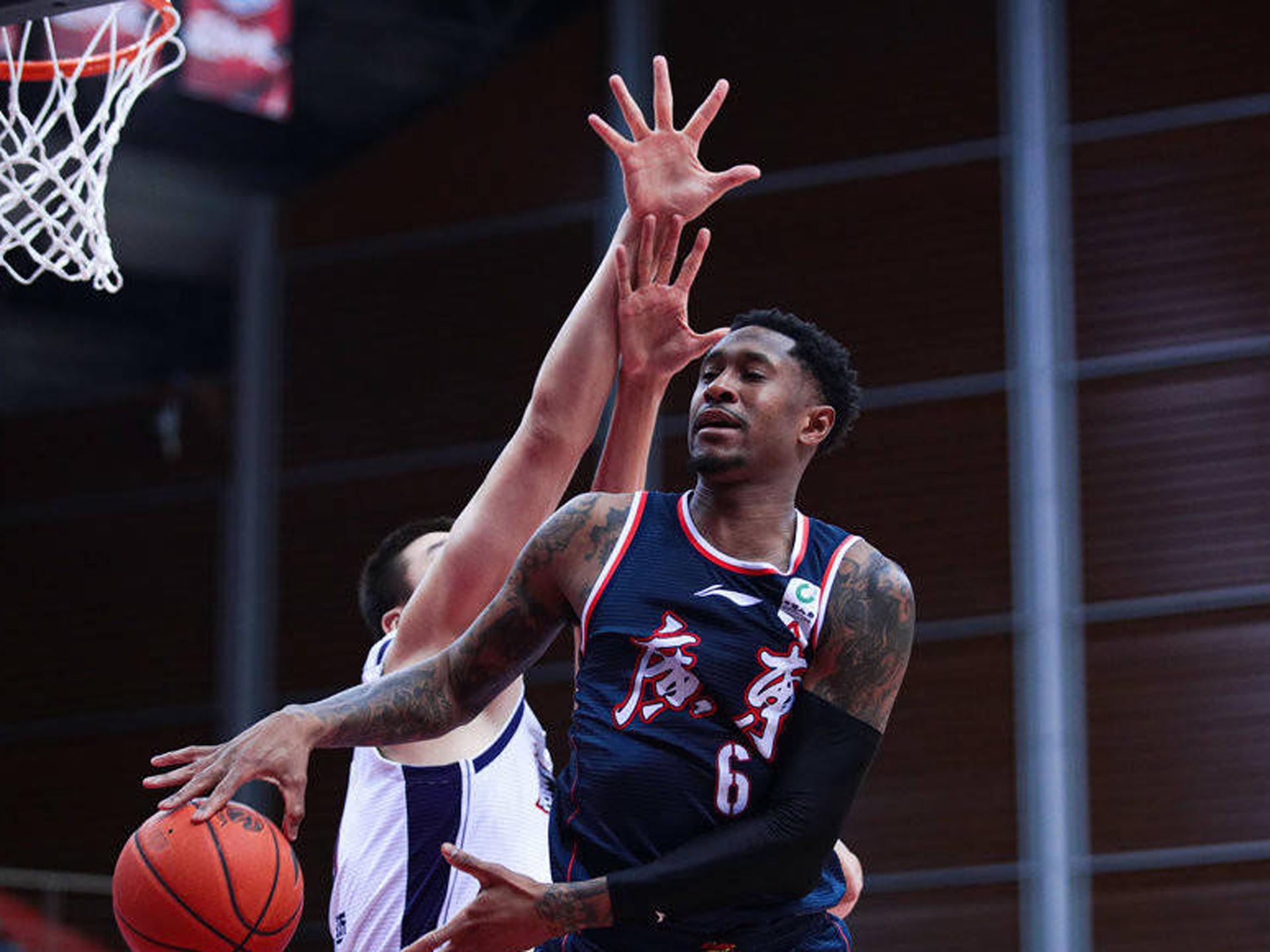 开云体育-辽宁队险胜尼克斯，范弗利特成为关键先生