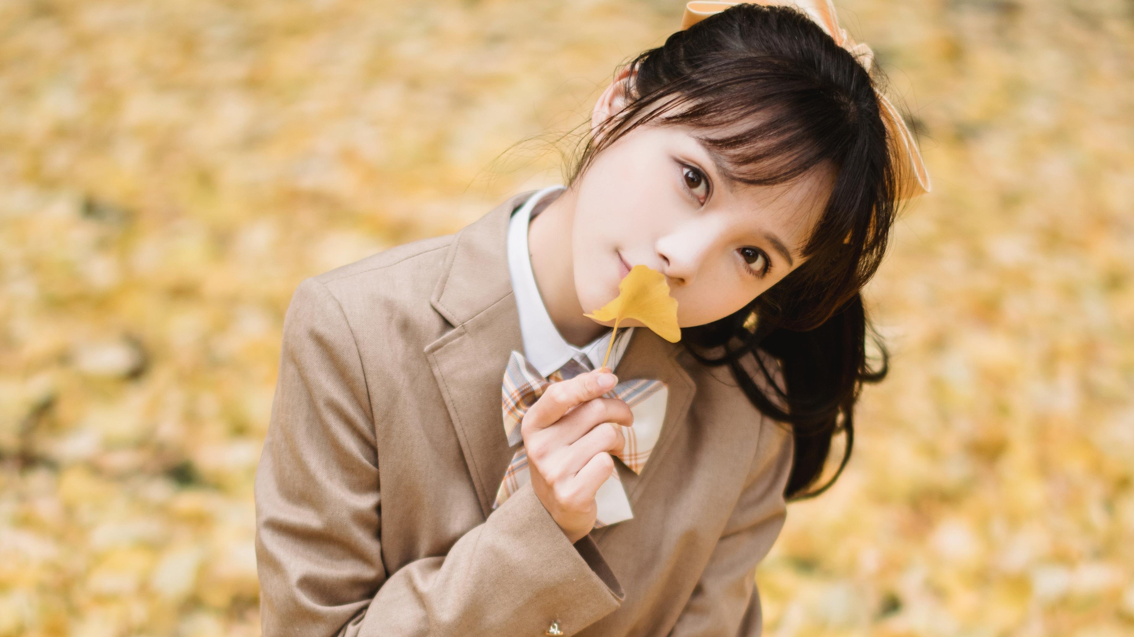 极速黑夜，赛道与球场的时间博弈